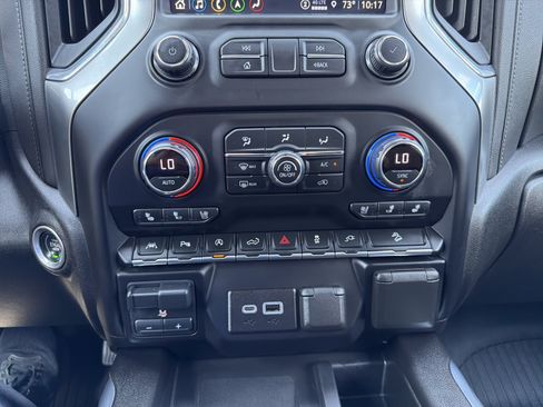 Used 2021 Chevrolet Silverado 1500 LTZ w/ LTZ Premium Package AWD/4WD image 18