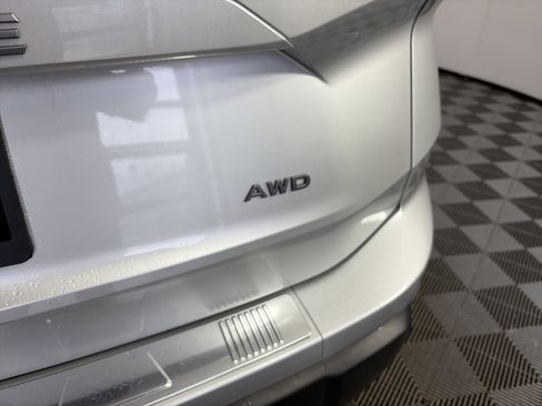 Used 2025 Nissan Rogue SV image 17