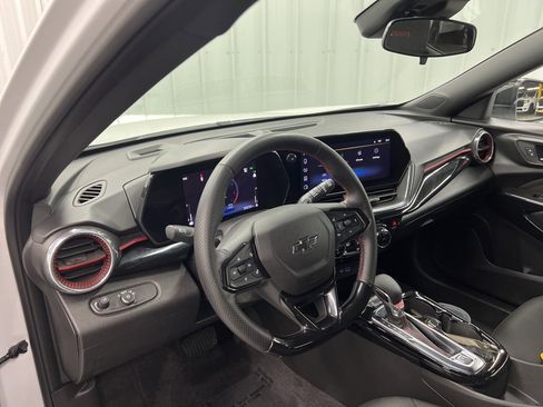 Used 2024 Chevrolet Trax RS w/ Driver Confidence Package image 16