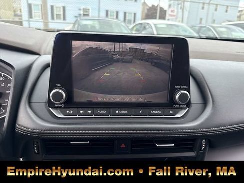 Used 2021 Nissan Rogue S image 21