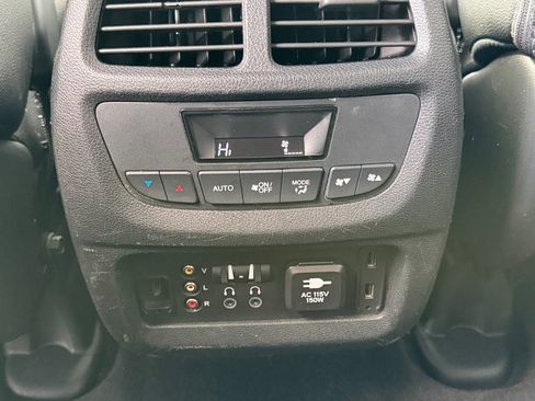 Used 2016 Honda Pilot Touring image 26