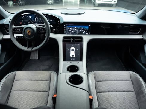 Used 2022 Porsche Taycan 4S image 40