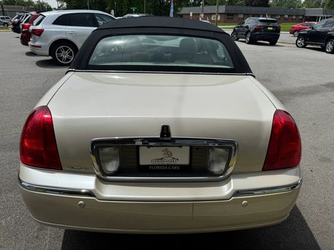 Used 2003 Lincoln Town Car Cartier L RWD image 7