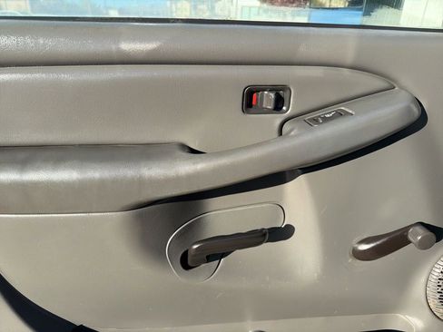 Used 2005 GMC Sierra 3500 W/T image 14