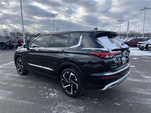 Used 2022 Mitsubishi Outlander SE image 5