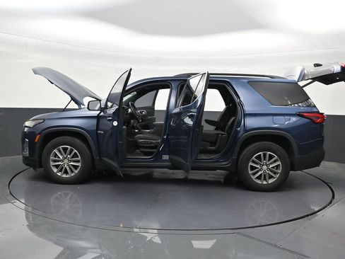 Used 2023 Chevrolet Traverse LT FWD image 34