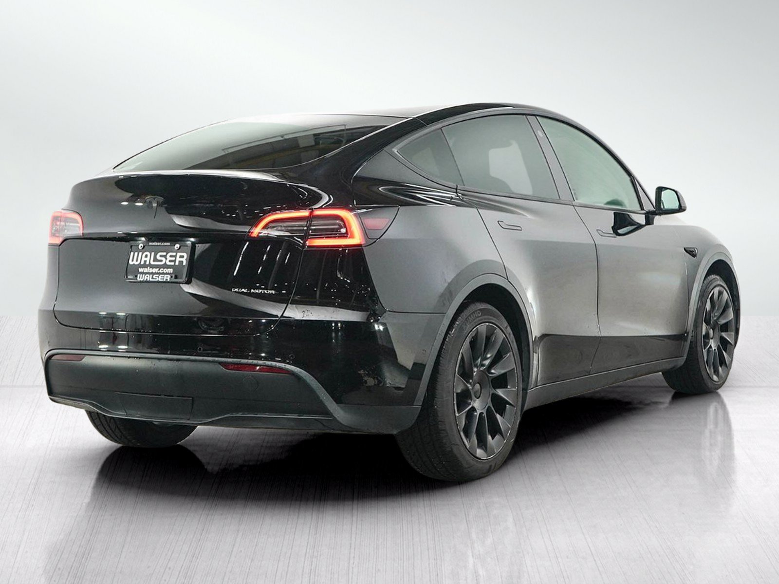 Used 2022 Tesla Model Y Long Range AWD/4WD image 5