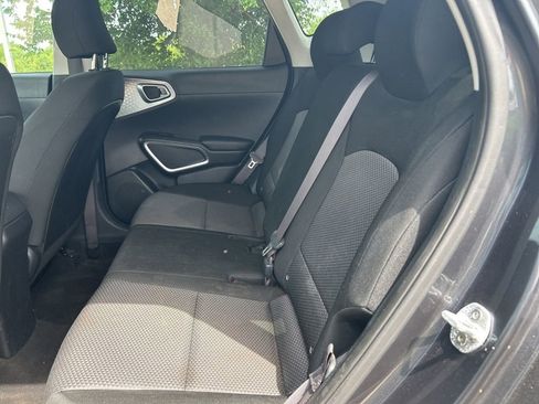 Used 2021 Kia Soul LX FWD image 9