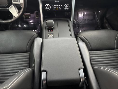 Used 2023 Land Rover Discovery HSE R-Dynamic AWD/4WD image 22