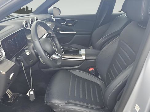 Used 2023 Mercedes-Benz GLC 300 4MATIC w/ Pinnacle Trim Package image 9