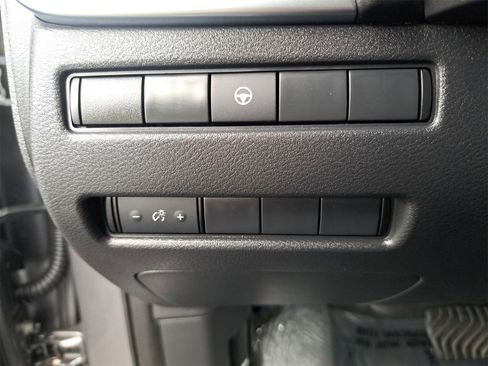 Used 2021 Nissan Rogue SV image 25