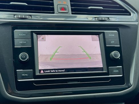 Used 2022 Volkswagen Tiguan S FWD image 10