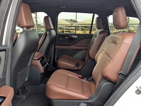 Used 2025 Lincoln Aviator Reserve w/ Illumination Package image 15