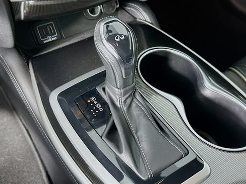 Used 2019 INFINITI QX60 Luxe w/ Essential Package FWD image 17