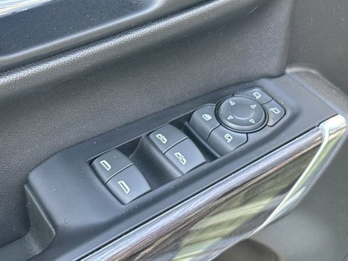 Used 2019 Chevrolet Silverado 1500 LTZ w/ LTZ Plus Package AWD/4WD image 15