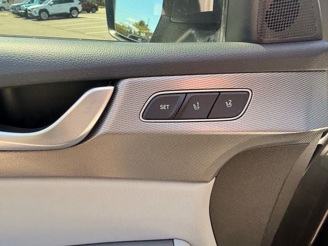 Used 2022 Hyundai Palisade SEL w/ 8P Bench Seat Package FWD image 5