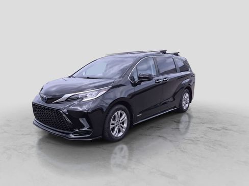 Used 2021 Toyota Sienna AWD image 4