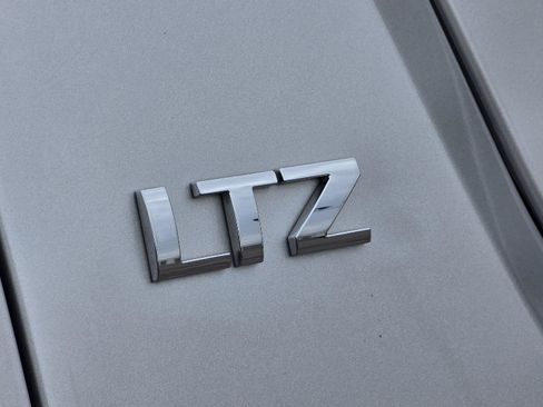 Used 2012 Chevrolet Avalanche LTZ AWD/4WD image 43