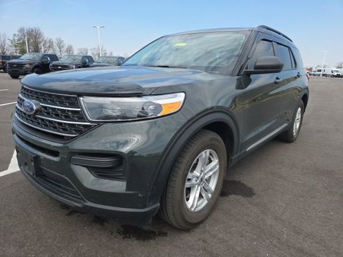Used 2023 Ford Explorer XLT RWD image 2
