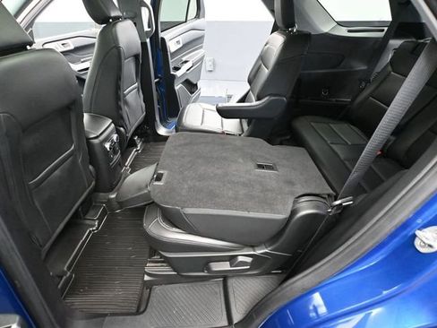 Used 2022 Ford Explorer XLT w/ Equipment Group 202A image 46