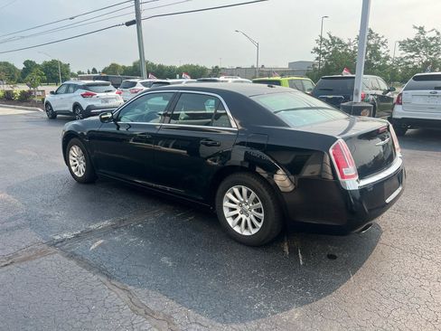 Used 2013 Chrysler 300 Touring RWD image 3