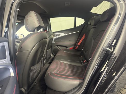 Used 2023 Genesis G70 2.0T w/ Sport Prestige Package RWD image 24