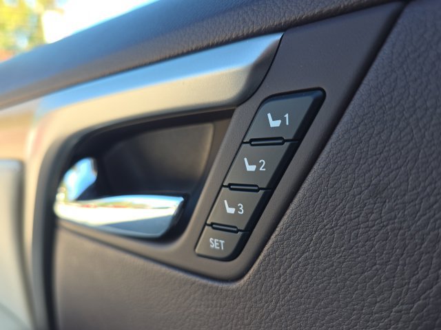 Used 2020 Lexus RX 450hL AWD w/ Premium Package image 32