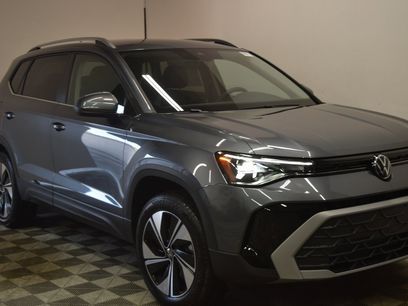 New 2025 Volkswagen Taos SE