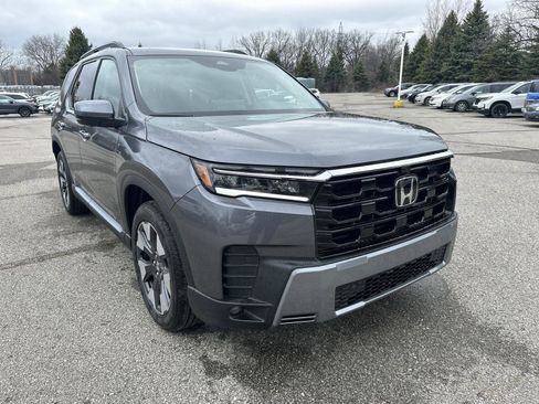 New 2026 Honda Pilot Touring image 4