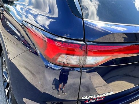 Used 2024 Mitsubishi Outlander SE AWD/4WD image 28