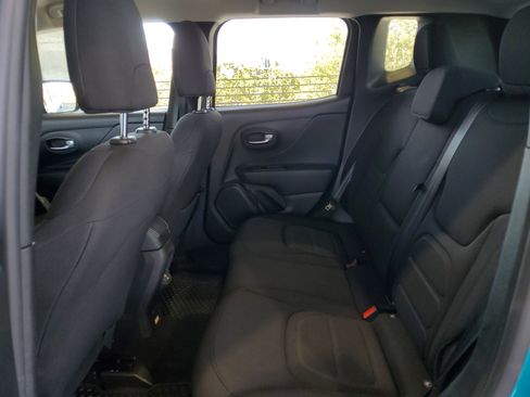 Used 2022 Jeep Renegade Latitude w/ Convenience Group AWD/4WD image 9