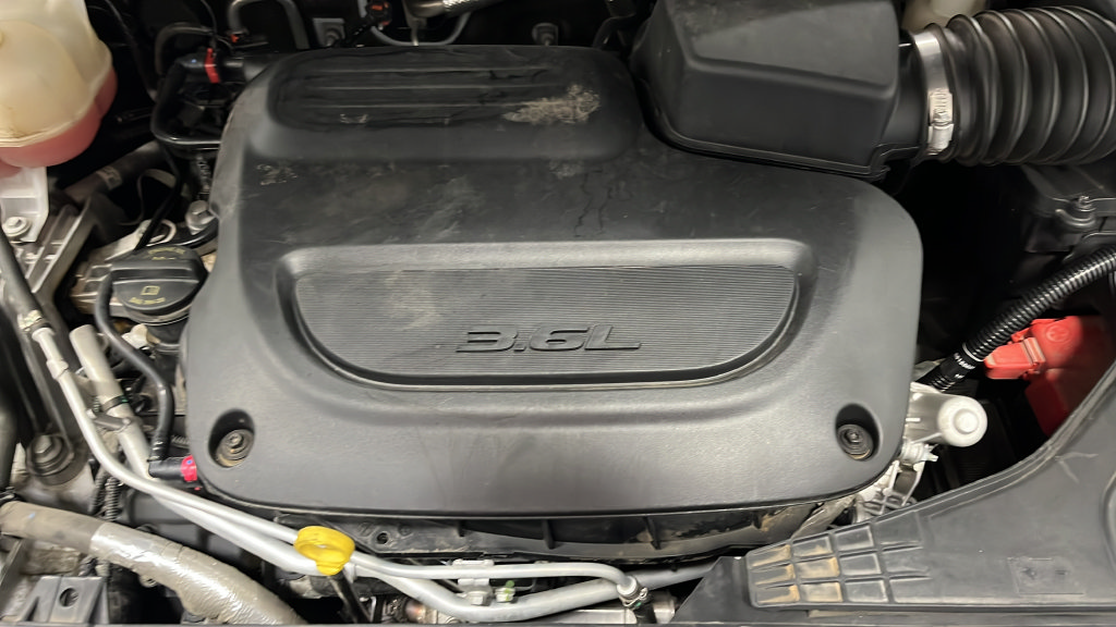 Used 2023 Chrysler Pacifica Touring-L FWD image 28
