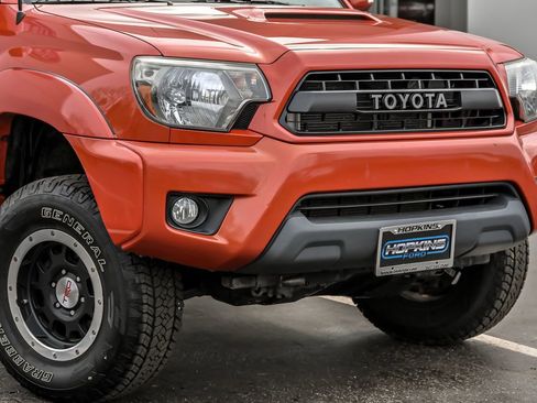 Used 2015 Toyota Tacoma TRD Pro AWD/4WD image 2
