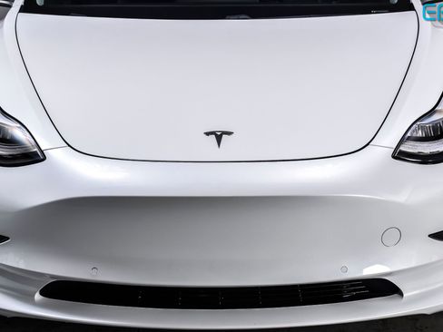 Used 2019 Tesla Model 3 Standard Range Plus image 9