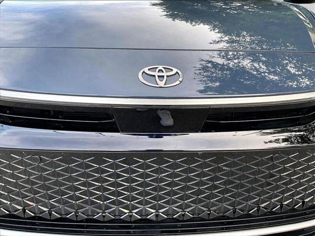 Used 2025 Toyota Crown AWD/4WD image 27