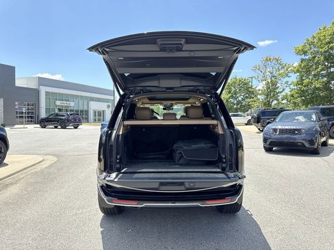 New 2025 Land Rover Range Rover SE AWD/4WD image 12