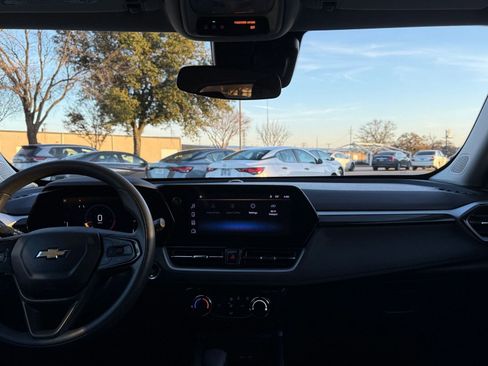 Used 2025 Chevrolet TrailBlazer LT image 33