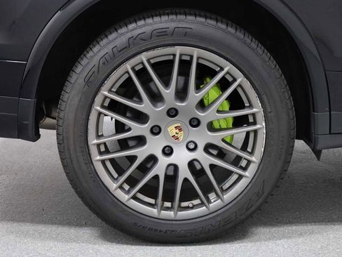 Used 2017 Porsche Cayenne S Platinum image 46