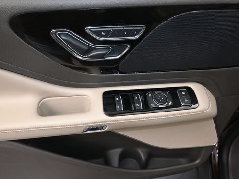Used 2020 Lincoln Aviator 2WD w/ Class IV Trailer Tow Package image 11