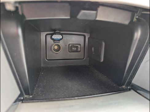 Used 2011 Toyota Camry LE FWD image 19