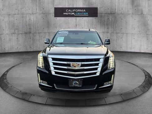 Used 2017 Cadillac Escalade Premium Luxury RWD image 2