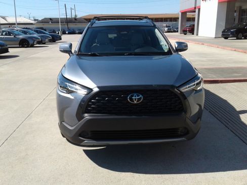 Used 2024 Toyota Corolla Cross LE image 2