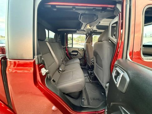 Used 2021 Jeep Gladiator Sport AWD/4WD image 15