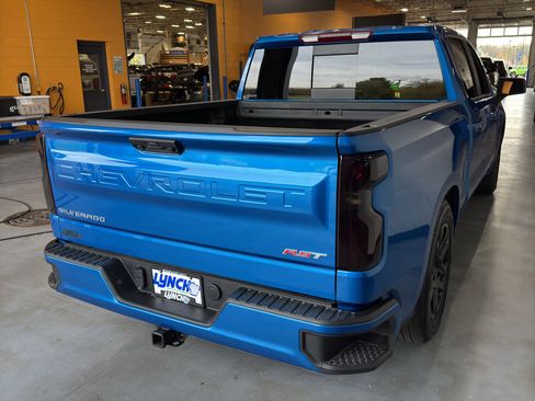 Used 2023 Chevrolet Silverado 1500 RST w/ Convenience Package II AWD/4WD image 5