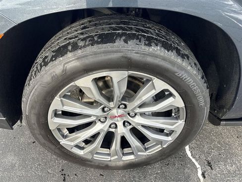 Used 2021 GMC Yukon Denali w/ Denali Premium Package image 34