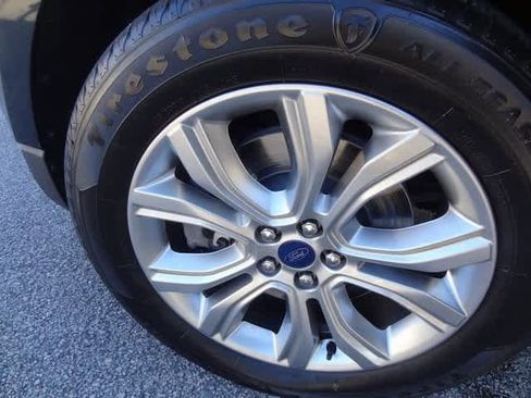 Used 2020 Ford Edge Titanium image 36