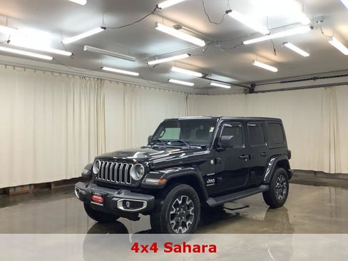 Used 2024 Jeep Wrangler Unlimited Sahara w/ Technology Group AWD/4WD image 1