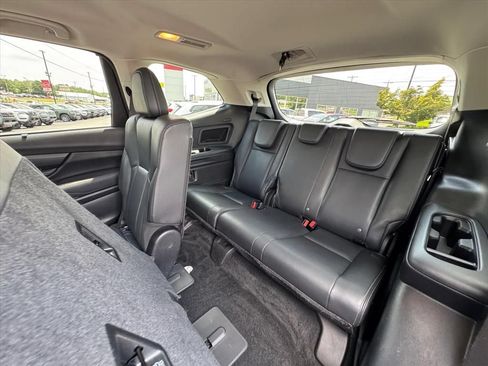 Used 2023 Subaru Ascent Limited AWD/4WD image 13