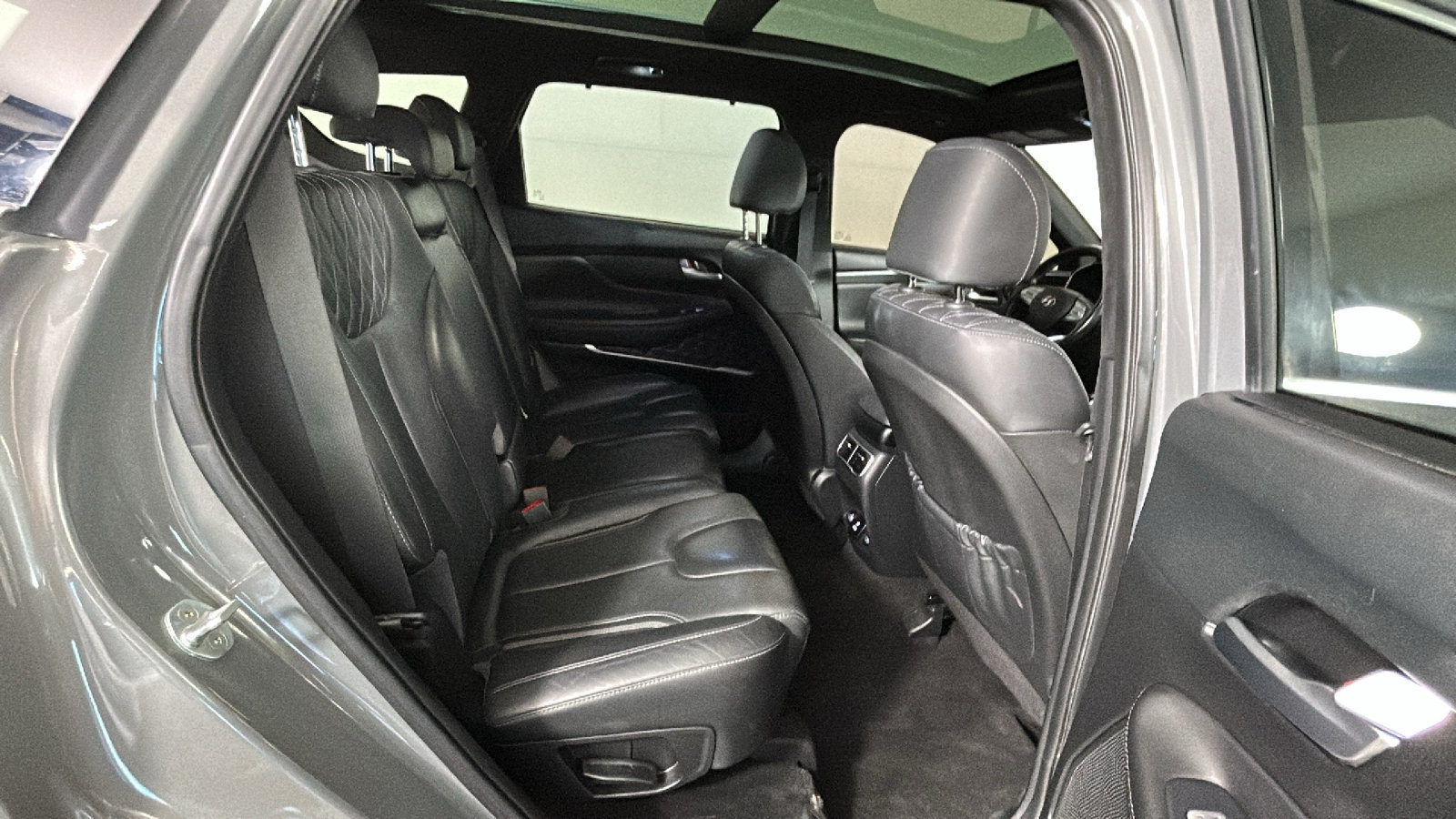 Used 2021 Hyundai Santa Fe Calligraphy AWD/4WD image 34