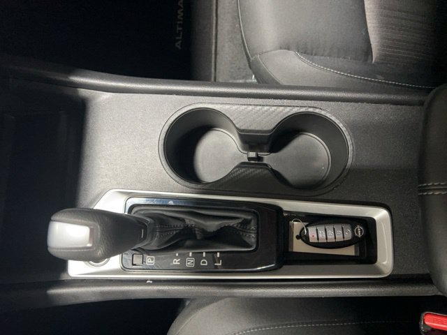 Used 2025 Nissan Altima 2.5 SV FWD image 30
